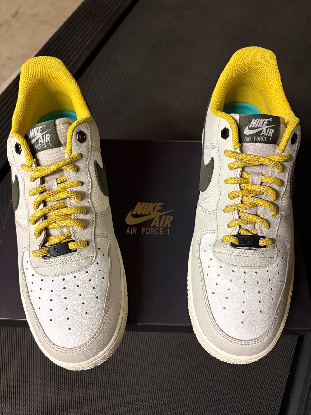 Nike Air Force 1 ‘07 Prem Light bone / Khaki sneakers  FV3628-031